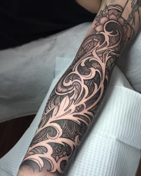 Blackwork - Filigree sleeve with henna inspired designs