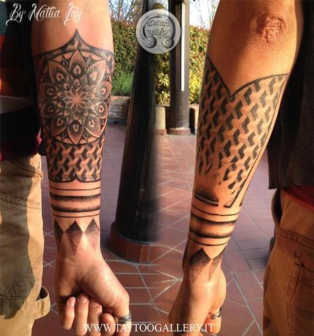tattoos/ - Avambraccio dotwork - 101326