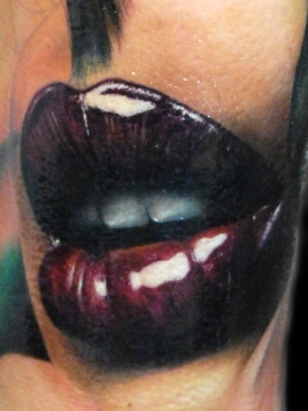 Alex De Pase - Lips Tattoo