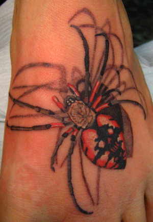Comments A little spider tattoo I did on Noel Francomano while in NYC