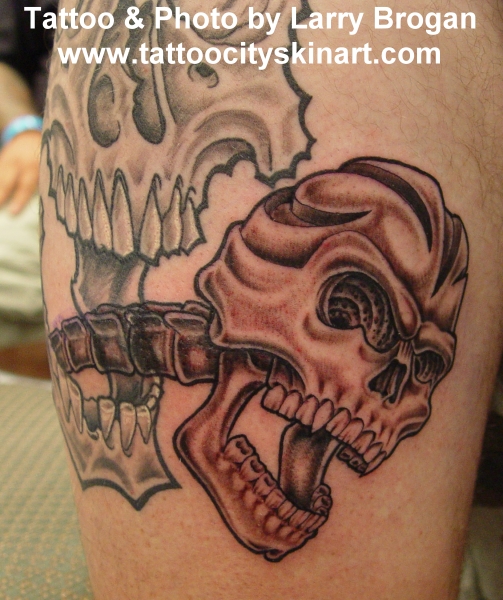 Looking for unique Blackwork tattoos Tattoos Screaming Skull