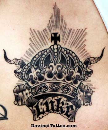 crown tattoo. girlfriend king crown tattoos.